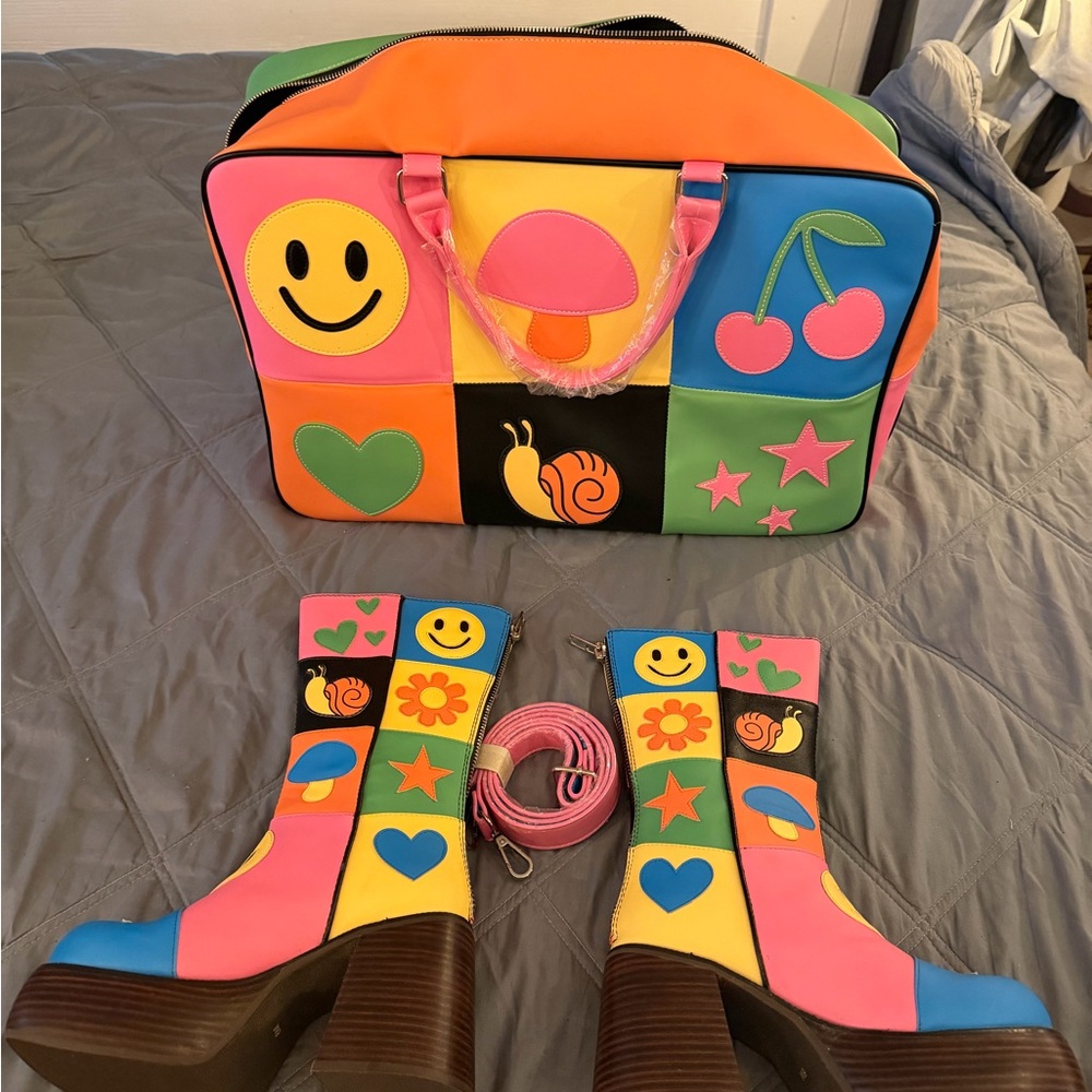 Dollskill happy in my mind bundle of boots and weekender bag - Picture 6 of 9